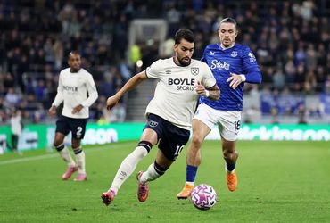 Everton vs West Ham (02:00 – 30/09)